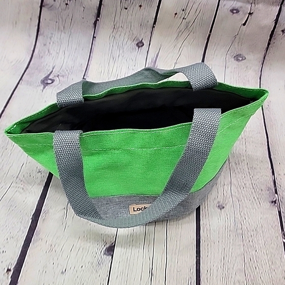 6" 1 Qt Green LocknLock with its own Carrying Case NIB! Set Of Two - Picture 8 of 8